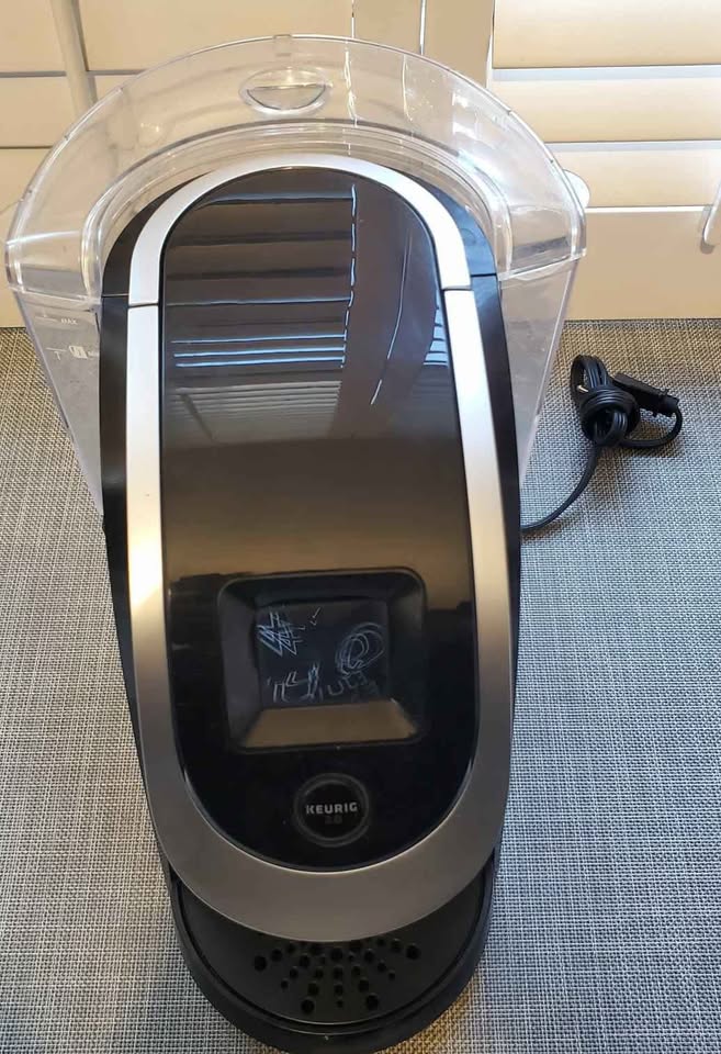 Keurig 2.0 K200 K Cup Coffee Maker - photo 3