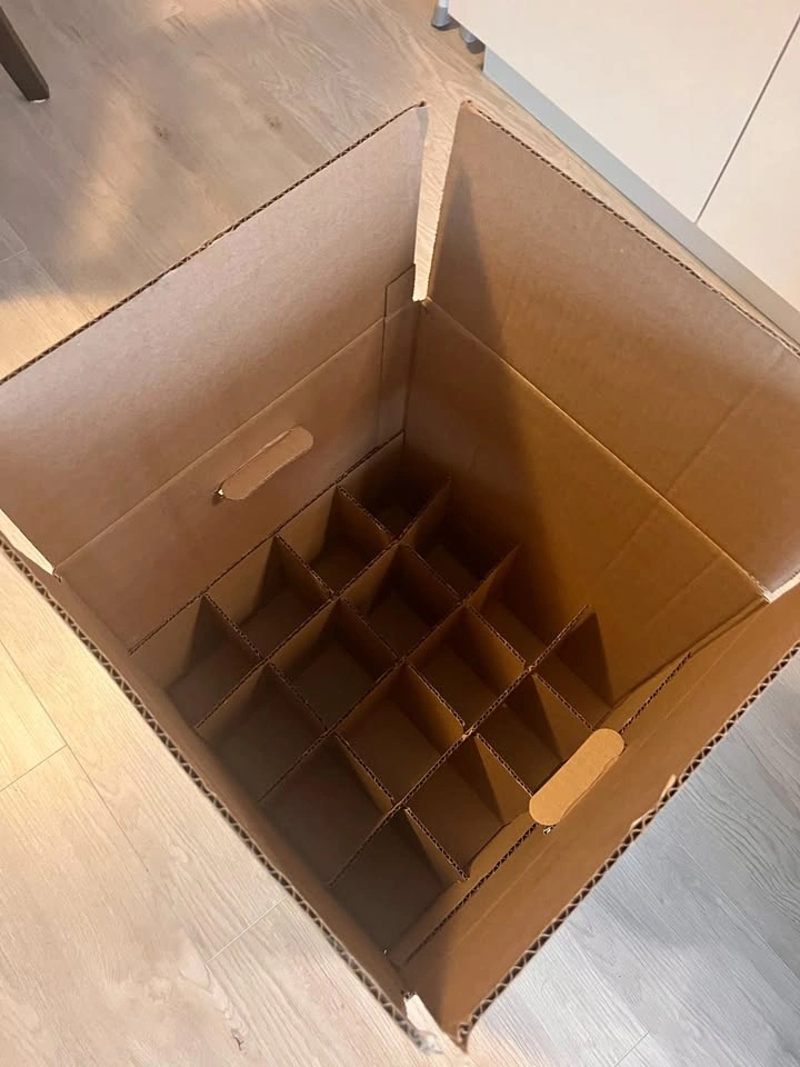 Drinking glass moving box