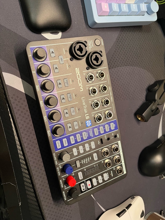 Zoom Livetrak L8