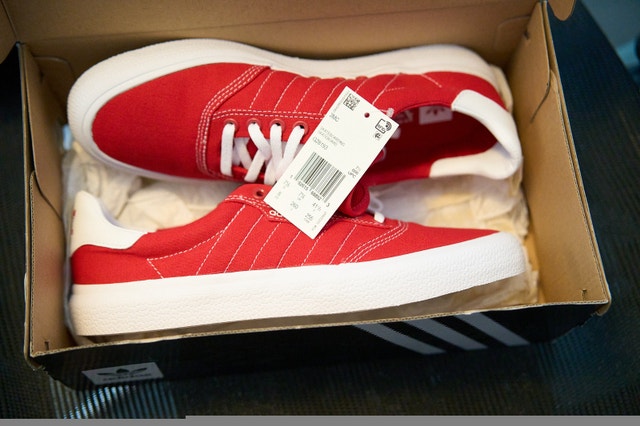 Red Adidas Canvas Skate Shoes - Size 8 - photo 4