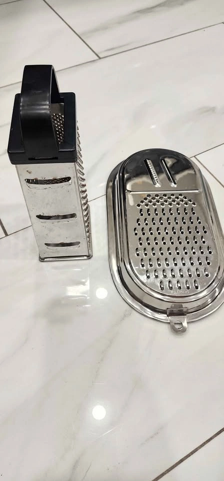 2 Stainless Steel Graters - photo 3