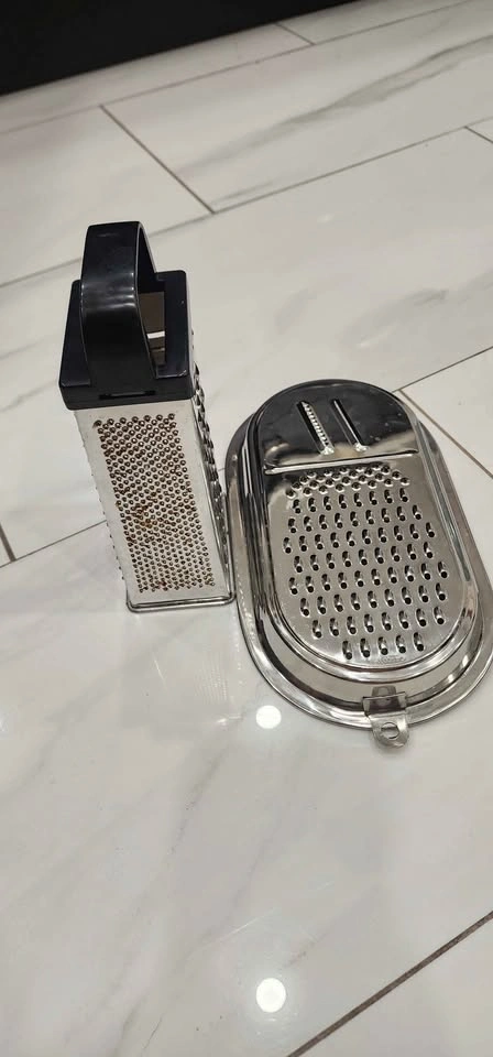 2 Stainless Steel Graters - photo 4
