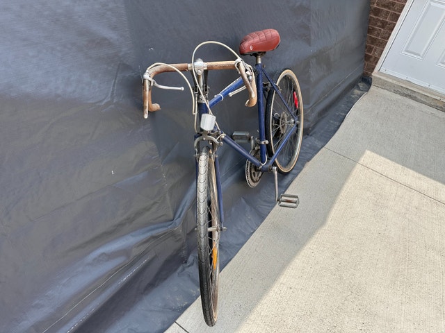 Vintage Touring Bike For Sale - Frame Size 18 inches - $180 OBO - photo 2