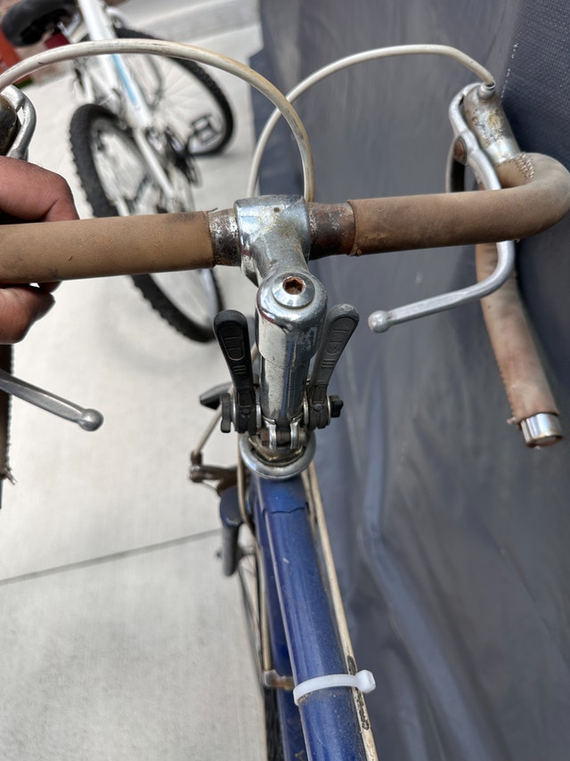 Vintage Touring Bike For Sale - Frame Size 18 inches - $180 OBO - photo 3