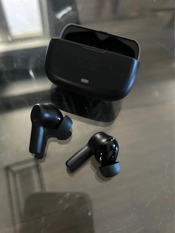 Boat Wireless Earbuds with Charging Case - photo 2