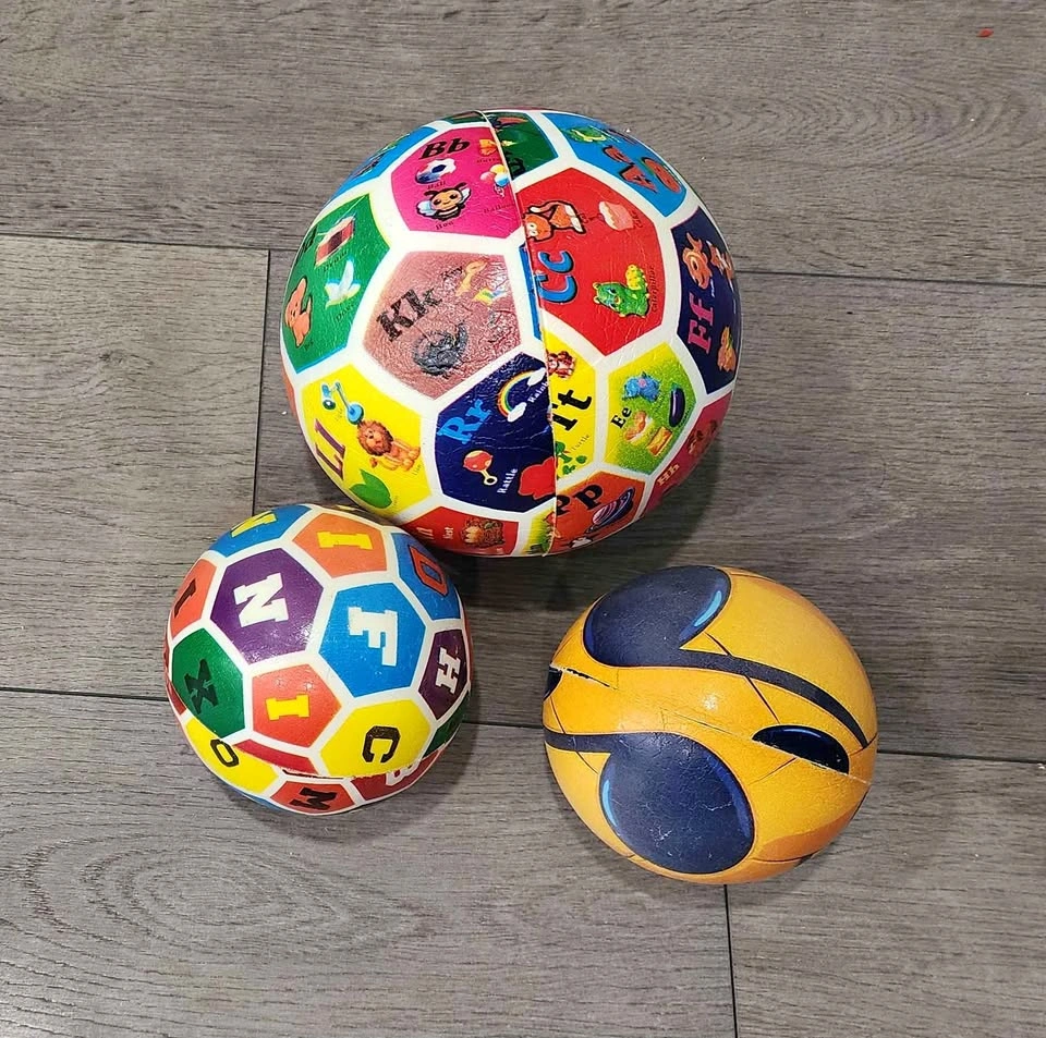 Kids Balls & Bath Toys Bundle – Fun, Colorful & Great Condition