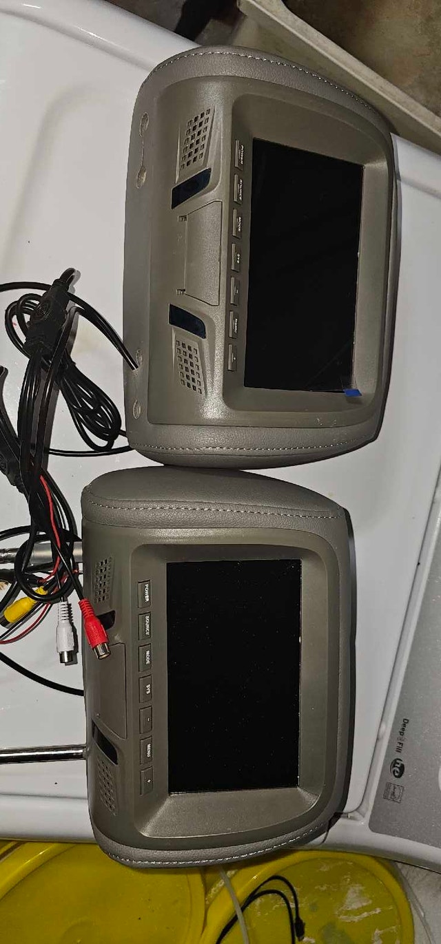 Car Headrest Monitors - Great Price for TWO! - photo 2