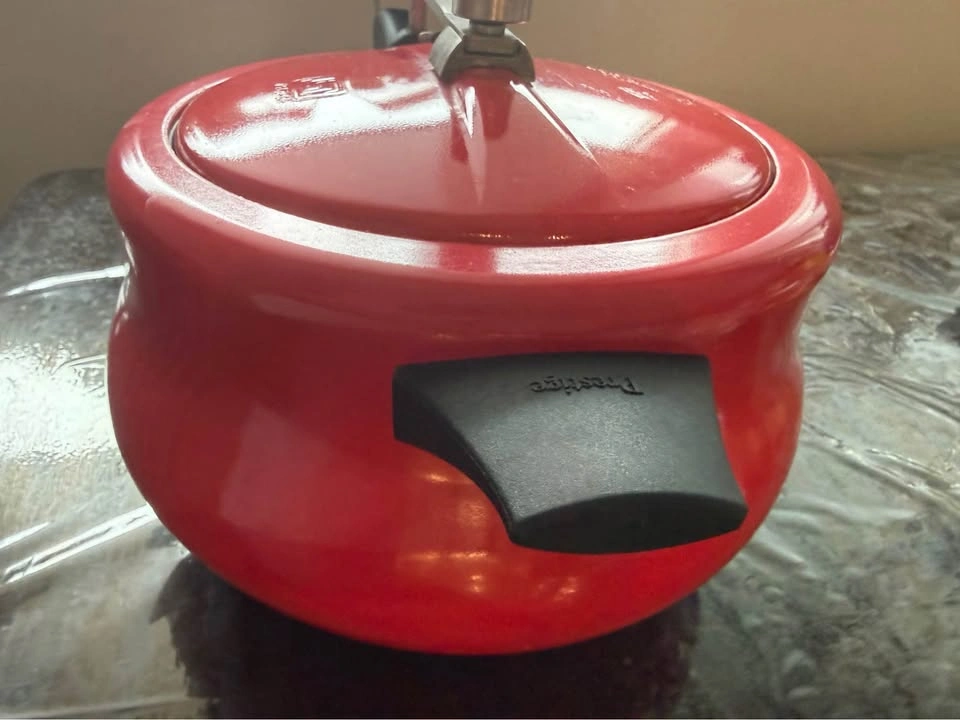 Pressure Cooker 5L with a New Whistle (not in photos) - photo 2