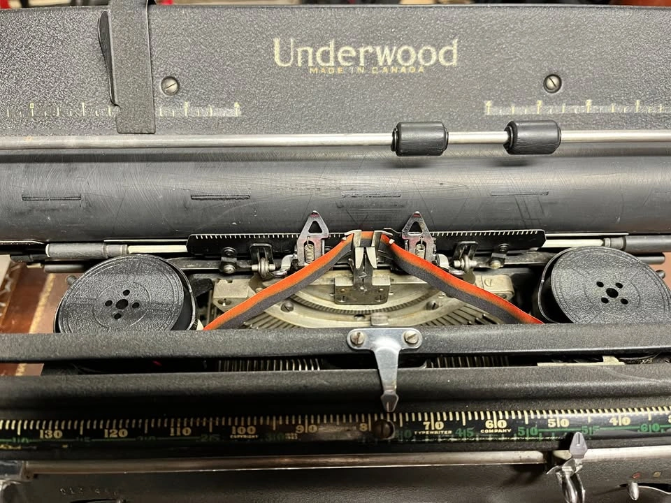Working Underwood Model S Typewriter (circa 1940s) - photo 3