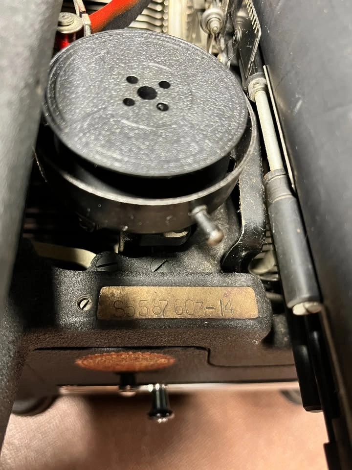 Working Underwood Model S Typewriter (circa 1940s) - photo 4