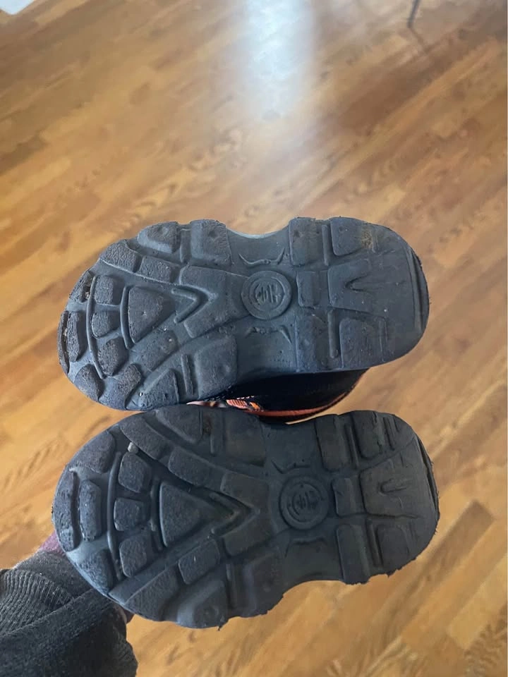 Kamik toddler winter boots size 6 - photo 3