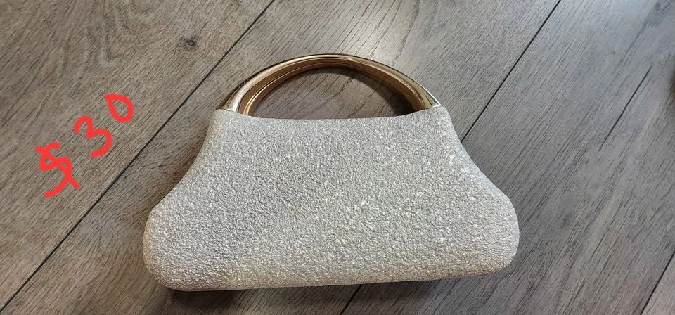 Assorted Clutches, Wallets & Small Purses – Stylish Collection - photo 5