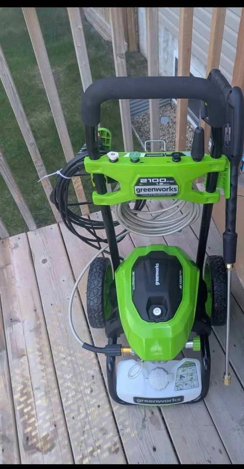 Greenworks 2100PSI Electric Pressure Washer - Like New - photo 2