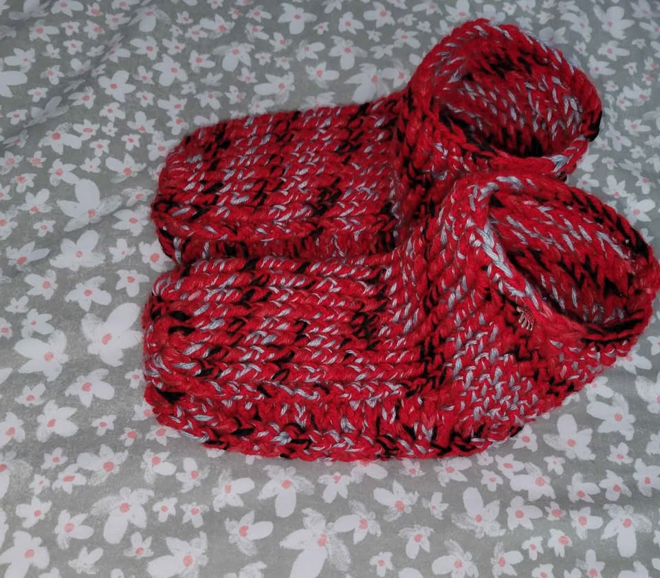 Beautiful handmade crochet slippers - photo 2