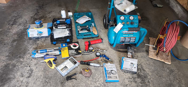 Makita air compressor with complete tools set. - photo 2