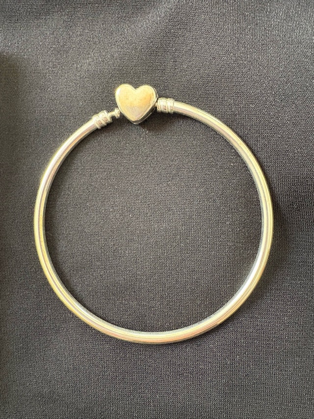 Authentic Pandora Sterling Silver Bracelet with Heart Clov - photo 2