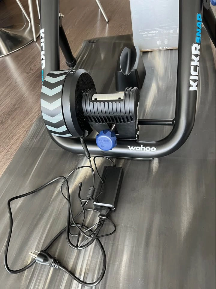 Wahoo Kickrsnap Smart Bike Trainer - photo 5