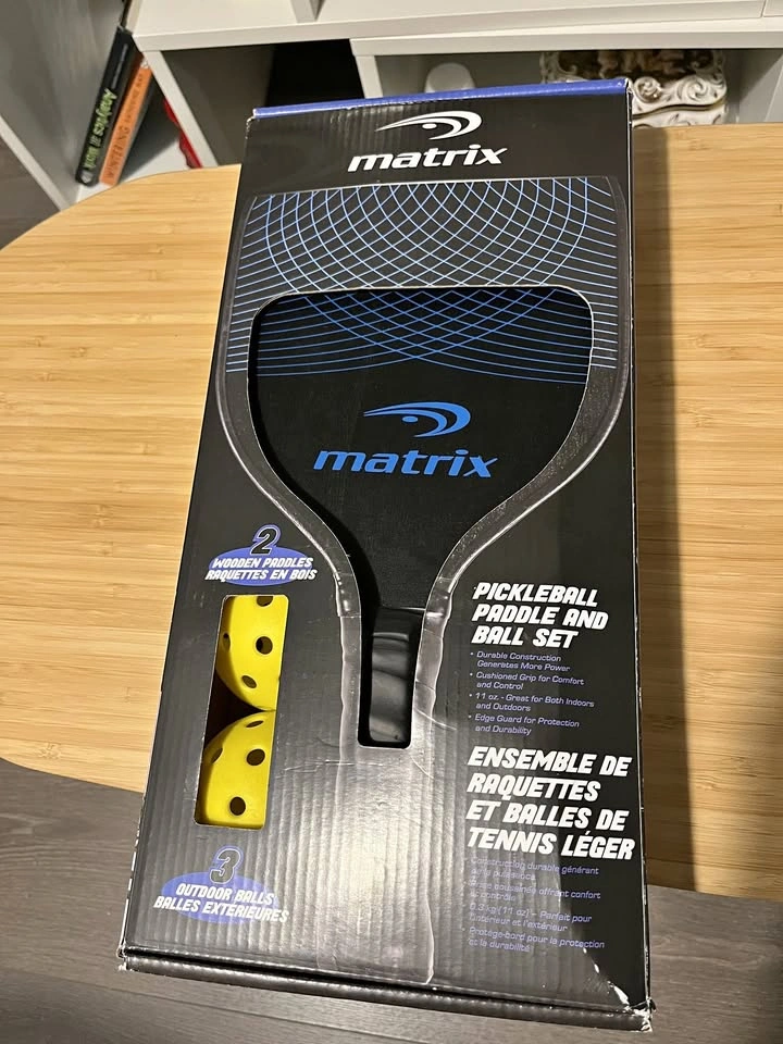 Complete Matrix Pickleball Set (2 Paddles + 3 Balls)