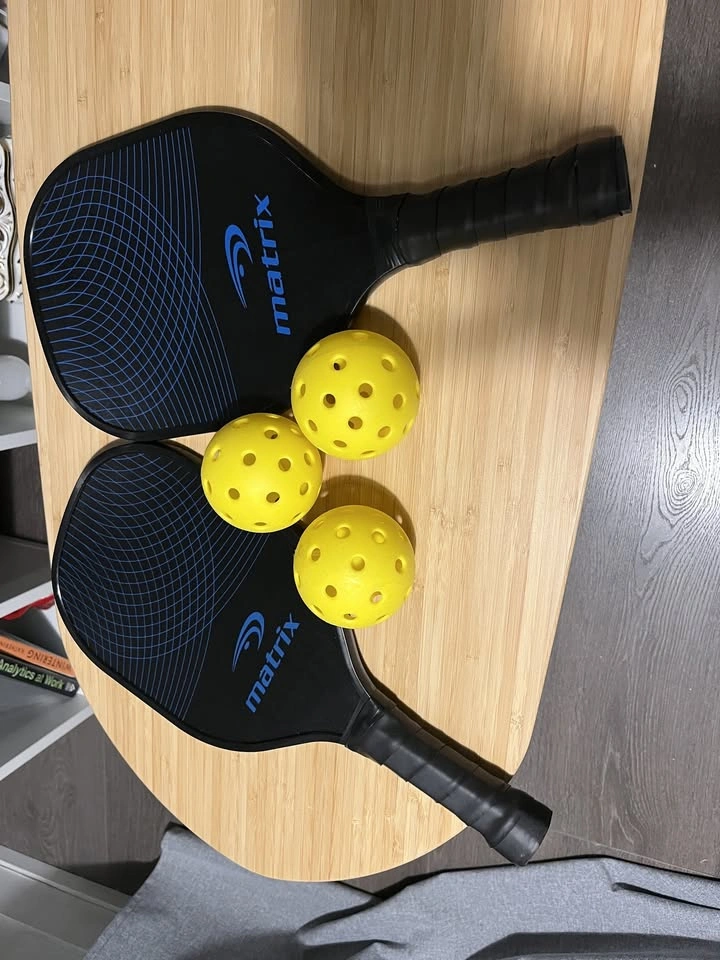 Complete Matrix Pickleball Set (2 Paddles + 3 Balls) - photo 3