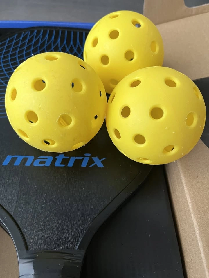 Complete Matrix Pickleball Set (2 Paddles + 3 Balls) - photo 4