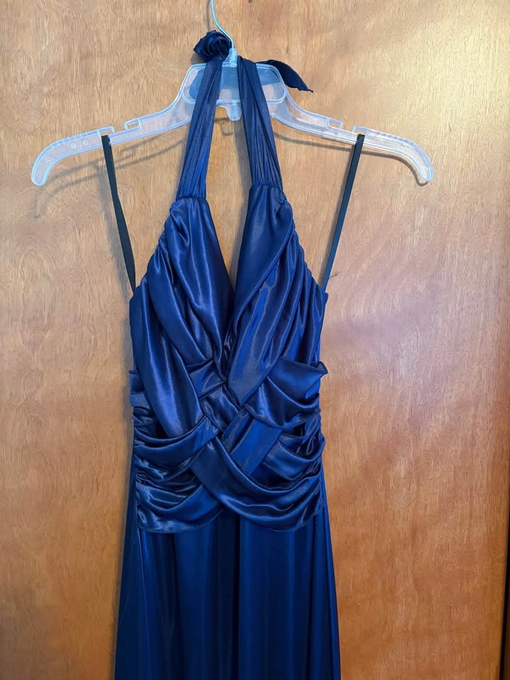 Stunning Blue Prom Dress - photo 2