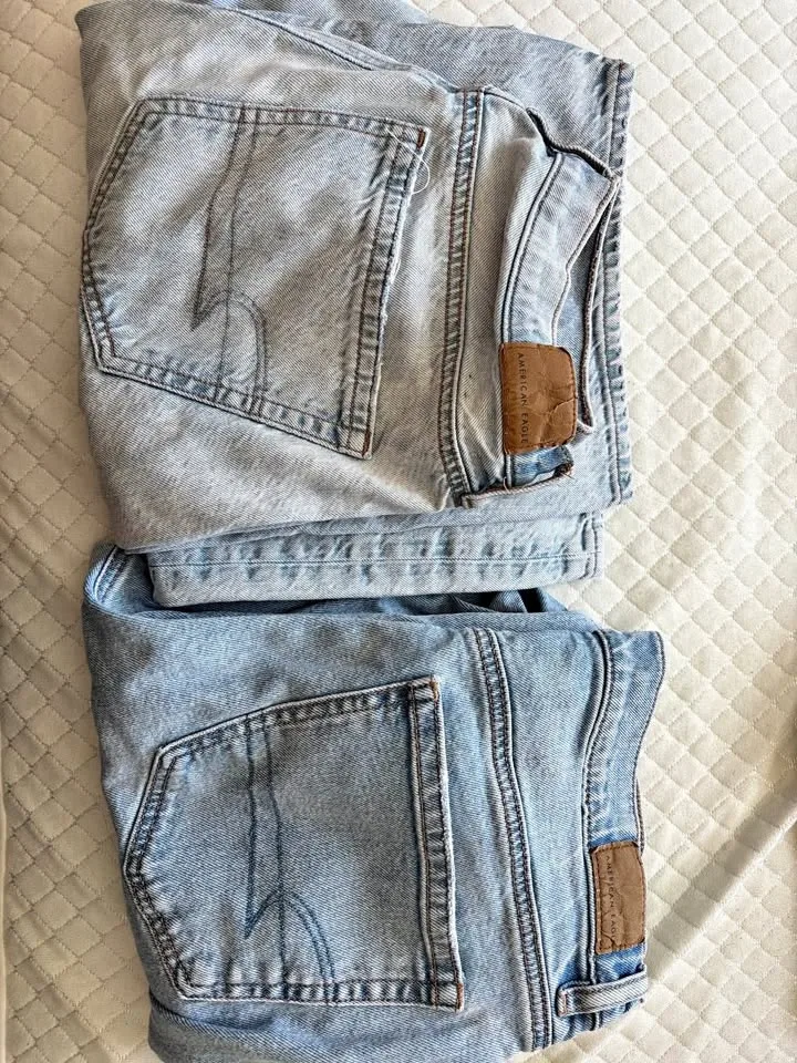 Women’s American Eagle Jeans - Size 8