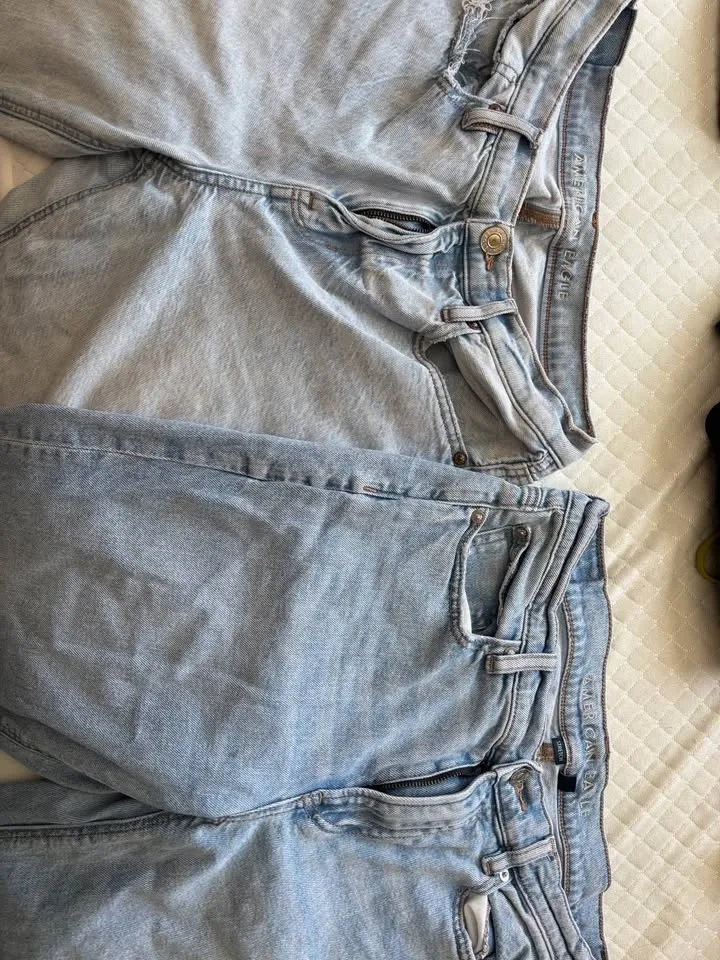 Women’s American Eagle Jeans - Size 8 - photo 2