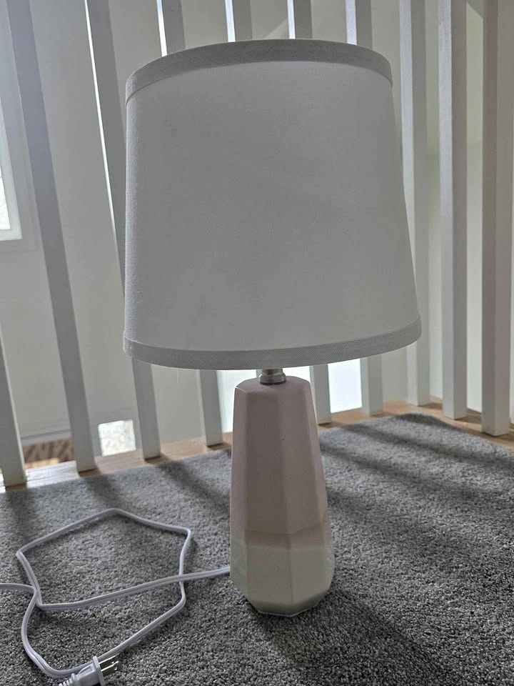 Two-Tone Geometric Table Lamp Pink White