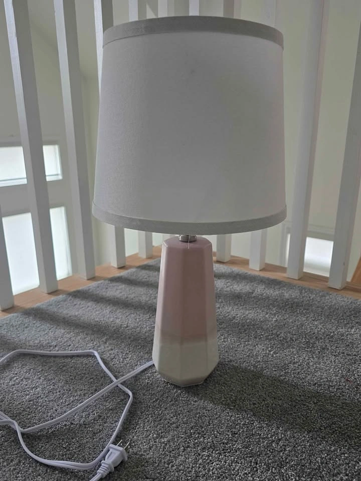 Two-Tone Geometric Table Lamp Pink White - photo 2