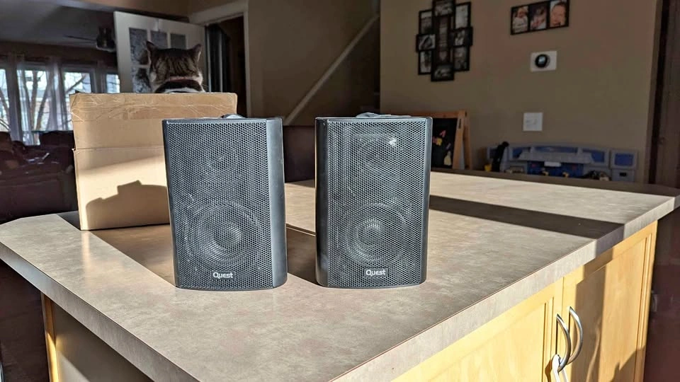 Quest Q42AW Speakers