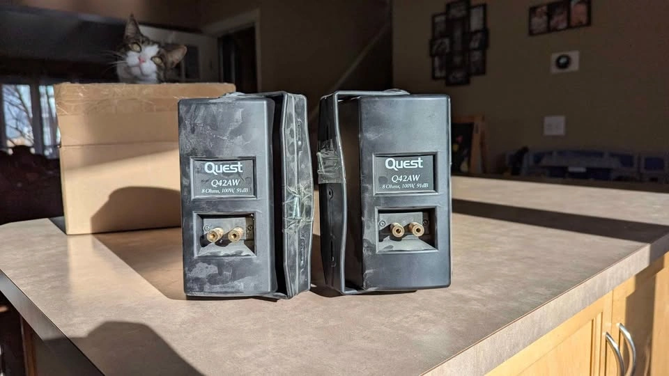 Quest Q42AW Speakers - photo 2