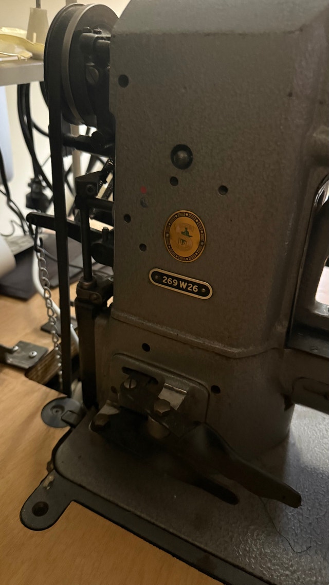 Singer Industrial Bartack Machine - photo 2