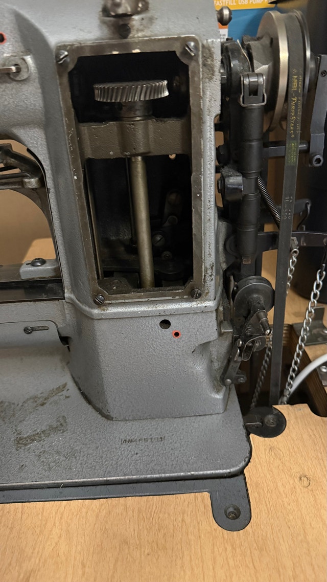 Singer Industrial Bartack Machine - photo 4