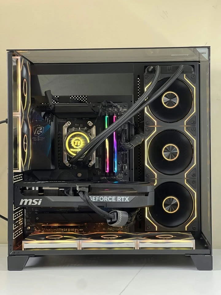 RTX 5070 Ti Gaming PC - Ryzen 7 7800X3D - 32GB DDR5 RAM - 2TB NV - photo 4