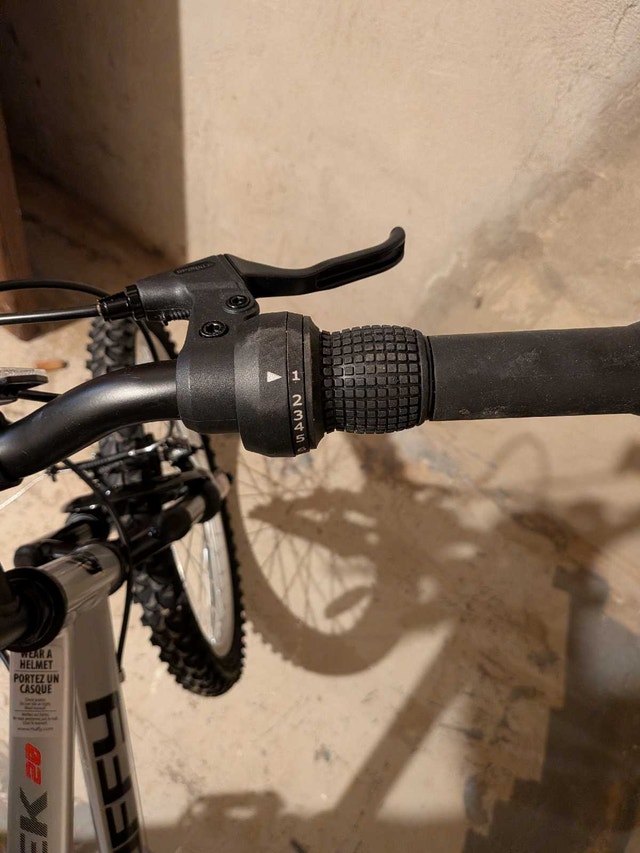 Huffy Rock Creek 20-inch Boys' 6-speed Mountain Bike, Grey - photo 3