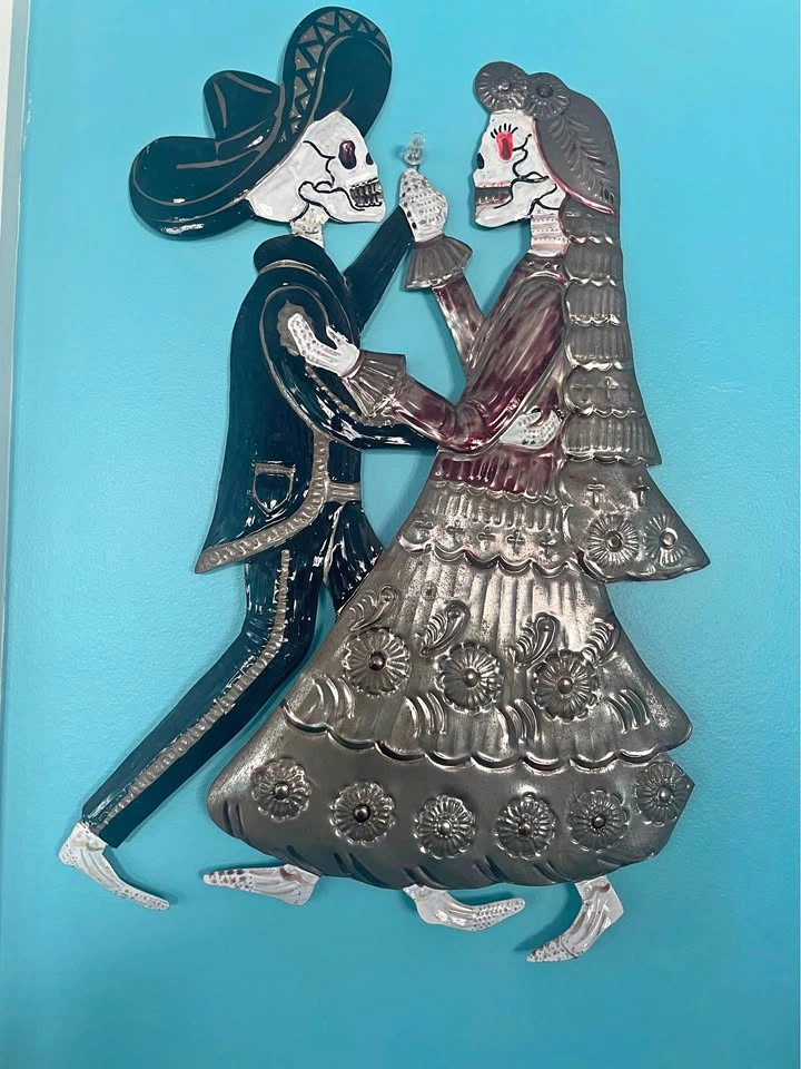 CHARMING KATRINA MEXICAN TIN DANCERS! 15"H x 8" W