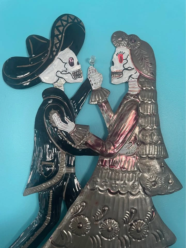 CHARMING KATRINA MEXICAN TIN DANCERS! 15"H x 8" W - photo 3