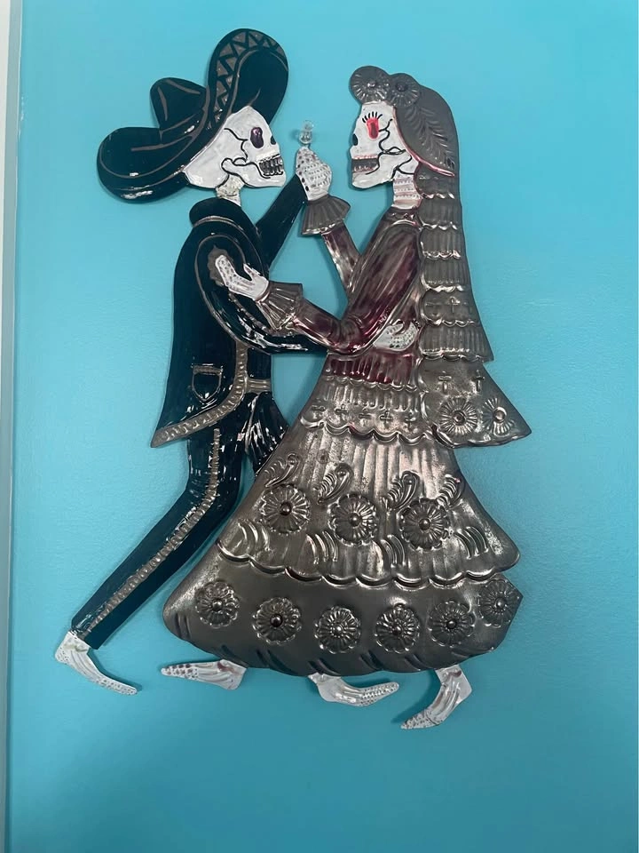 CHARMING KATRINA MEXICAN TIN DANCERS! 15"H x 8" W - photo 4