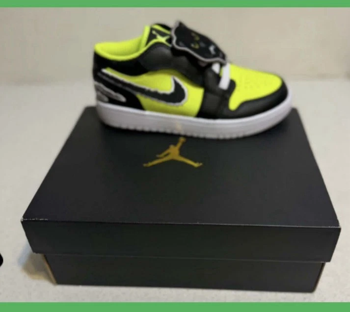 Jordan Boys' Yellow Black White Athletic Sneaker Low Top Size 1Y