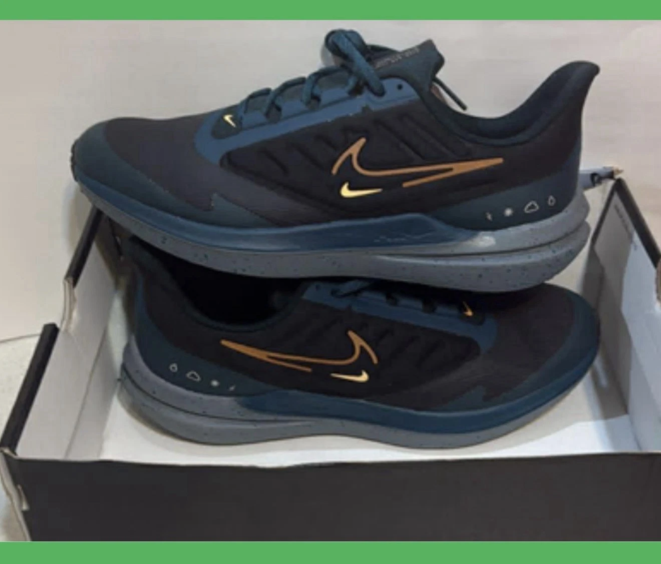 Nike Men's Low Top Athletic Sneaker Black/Blue/Gold Size 10