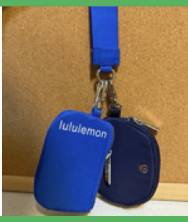 Lululemon Women's Blue Navy Logo Charm Set