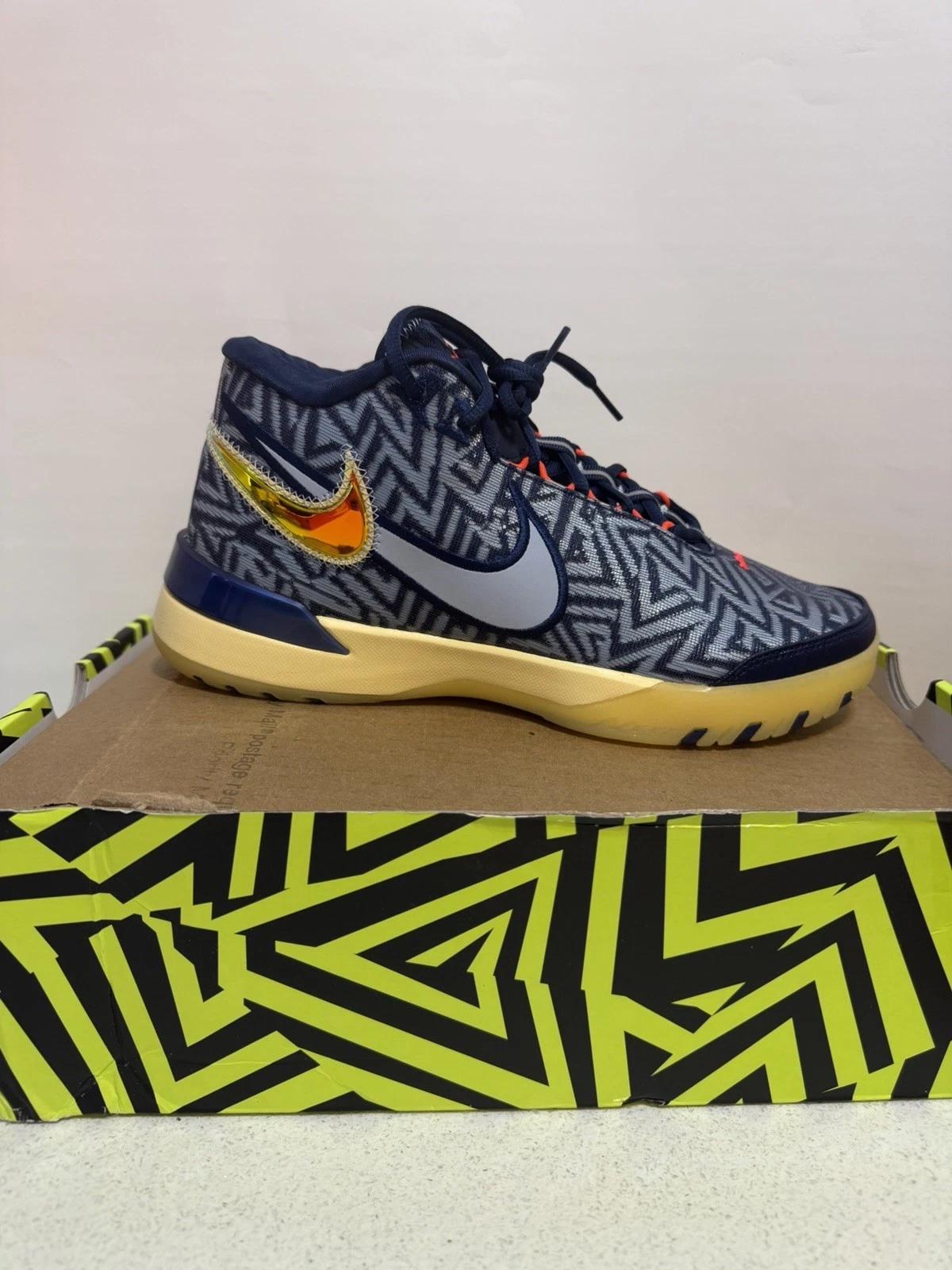 Nike Mid Top LeBron NXxt Genisus Sneakers - Blue/Yellow