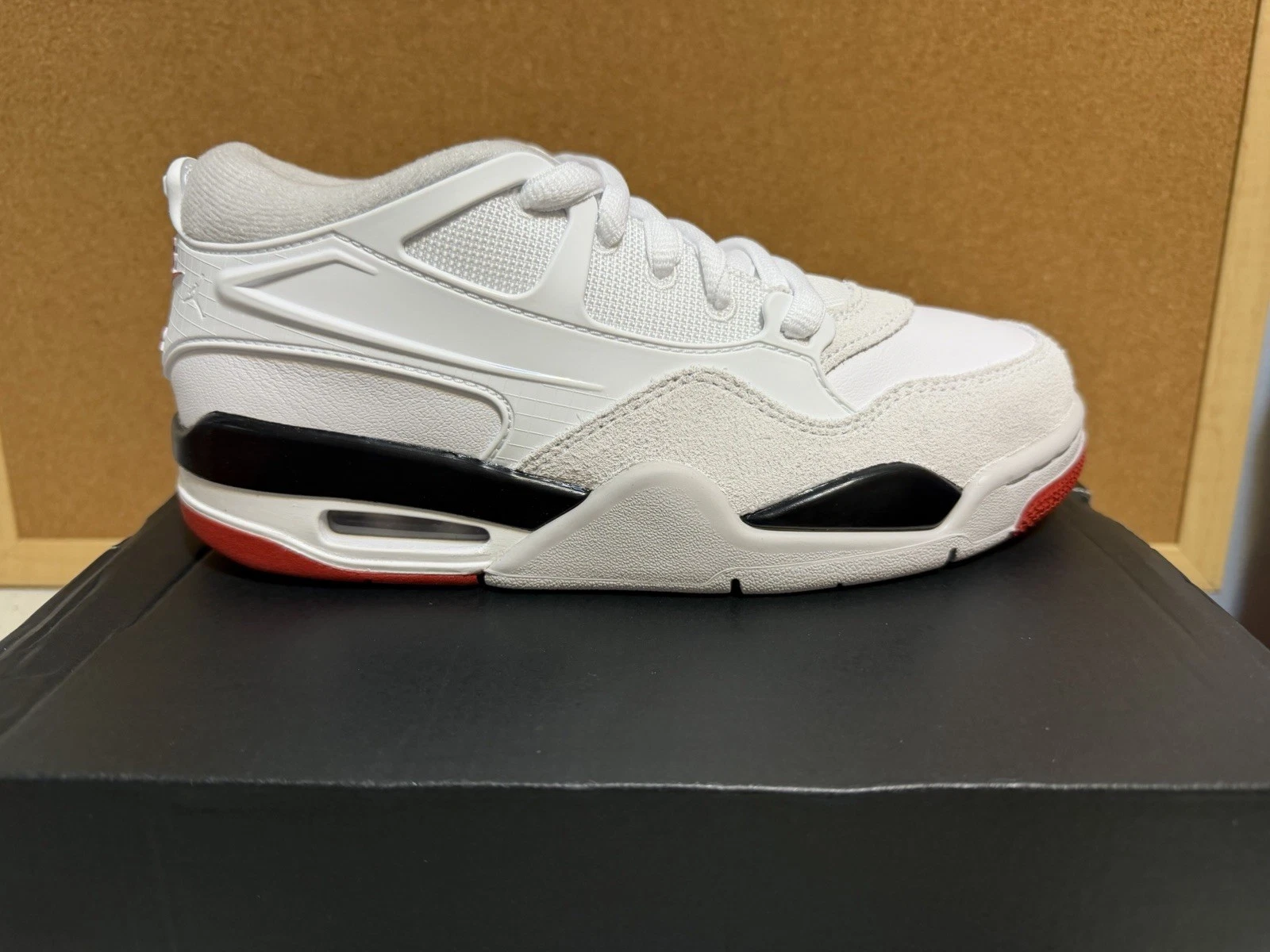 Jordan Kids Low Top Athletic Sneaker White/Black/Red 4.5 NIB