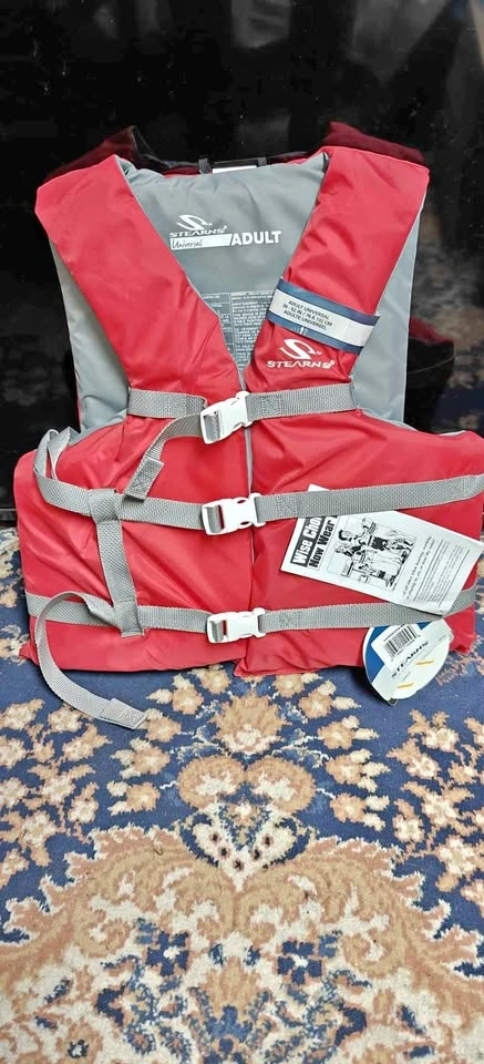 Stearns Adult Universal Life Vest PFD