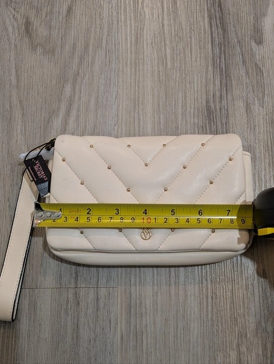 Victoria's Secret Cream Quilted Wristlet Clutch with Gold Studs - photo 4