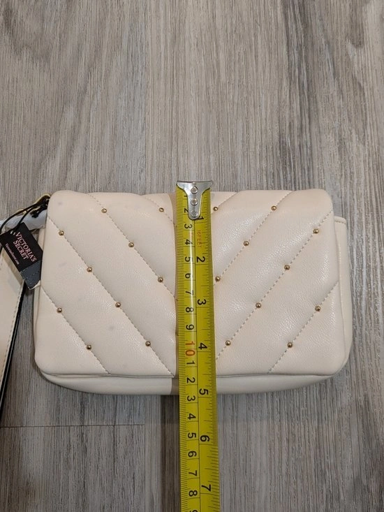 Victoria's Secret Cream Quilted Wristlet Clutch with Gold Studs - photo 5