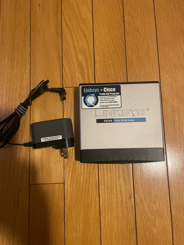 Cisco Linksys SD208 8-Port 10/100 Switch