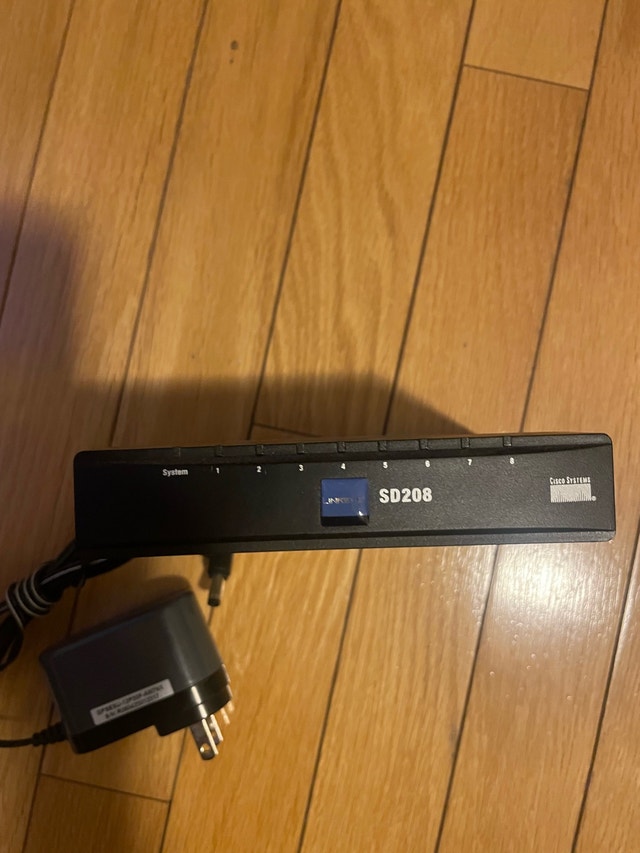 Cisco Linksys SD208 8-Port 10/100 Switch - photo 2