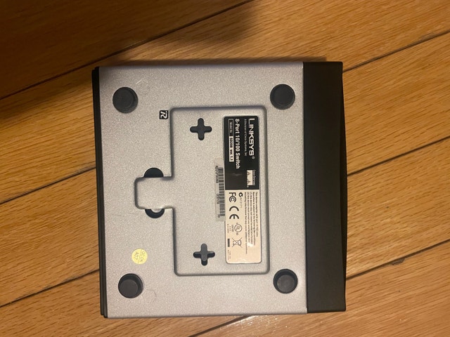 Cisco Linksys SD208 8-Port 10/100 Switch - photo 4