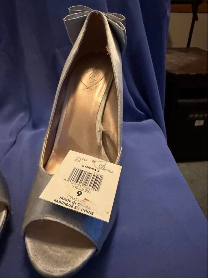 Silver satin look pumps - photo 2
